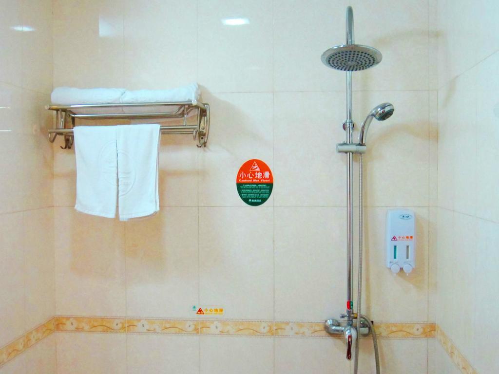 Greentree Inn Shanghai Dongming Road Subway Station Express Hotel Ngoại thất bức ảnh